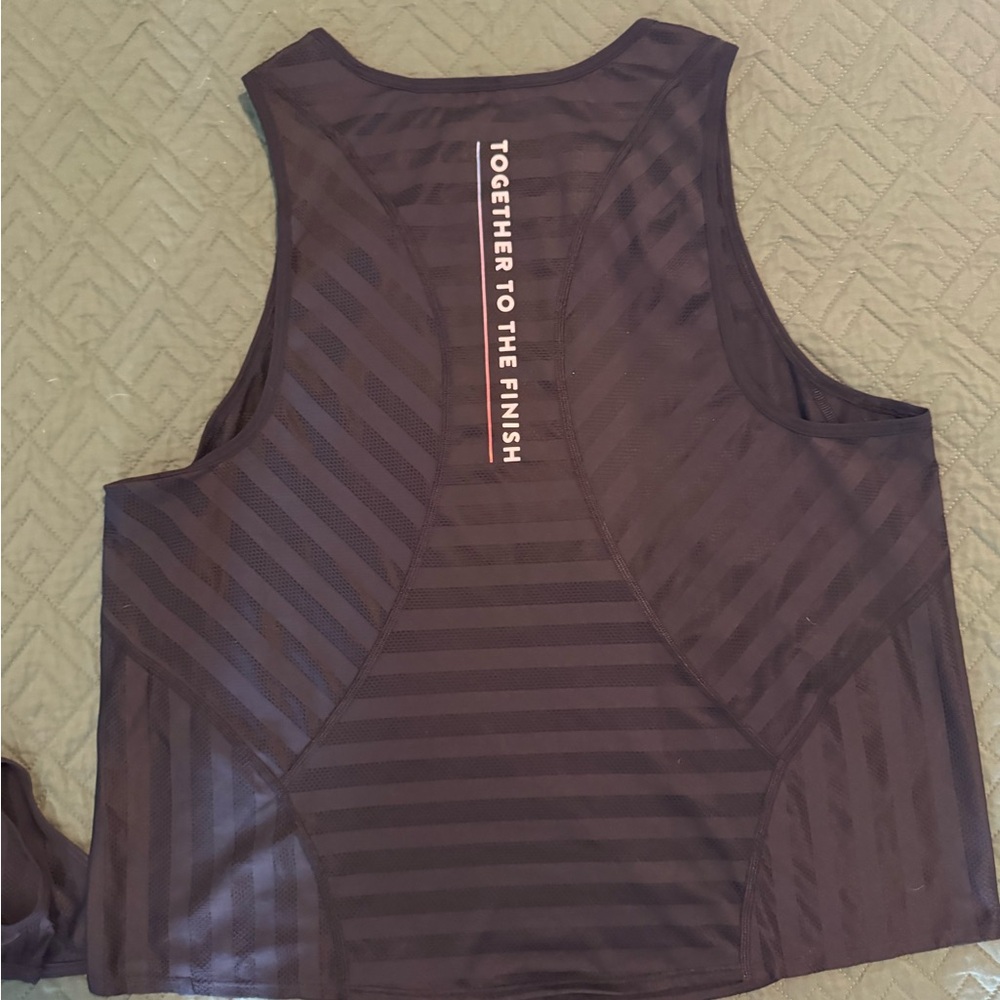 Bundle of 4 Peloton Lululemon Tops - Picture 10 of 13
